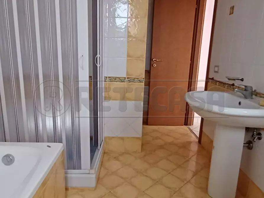 Immagine 6 di Bilocale in vendita  a Capodrise