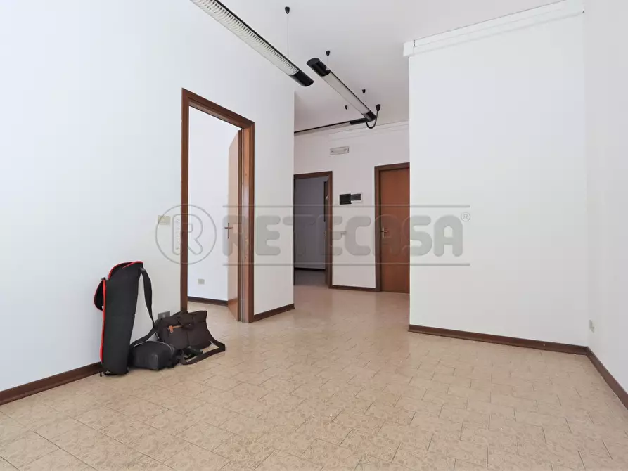 Immagine 7 di Locale commerciale in affitto  a Castegnero
