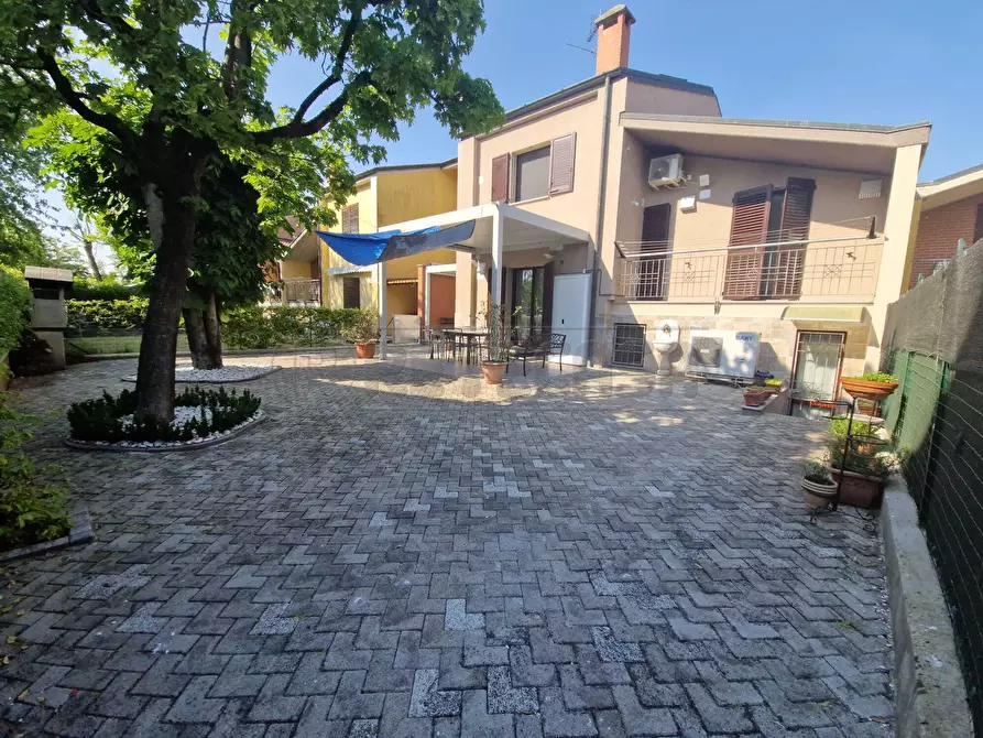 Immagine 22 di Villetta a schiera in vendita  in Via Ugo Fornasari a Castelvetro Piacentino