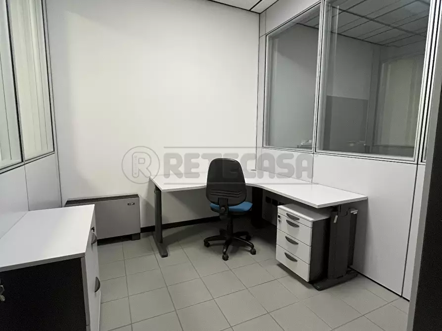 Immagine 4 di Ufficio in affitto  a Vicenza