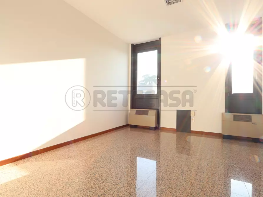 Immagine 40 di Ufficio in affitto  in Via Aldo Moro 10 a Vicenza