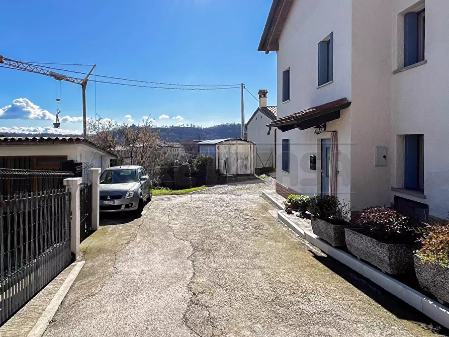 Immagine 20 di Casa semindipendente in affitto  in Via Castello a Monteviale