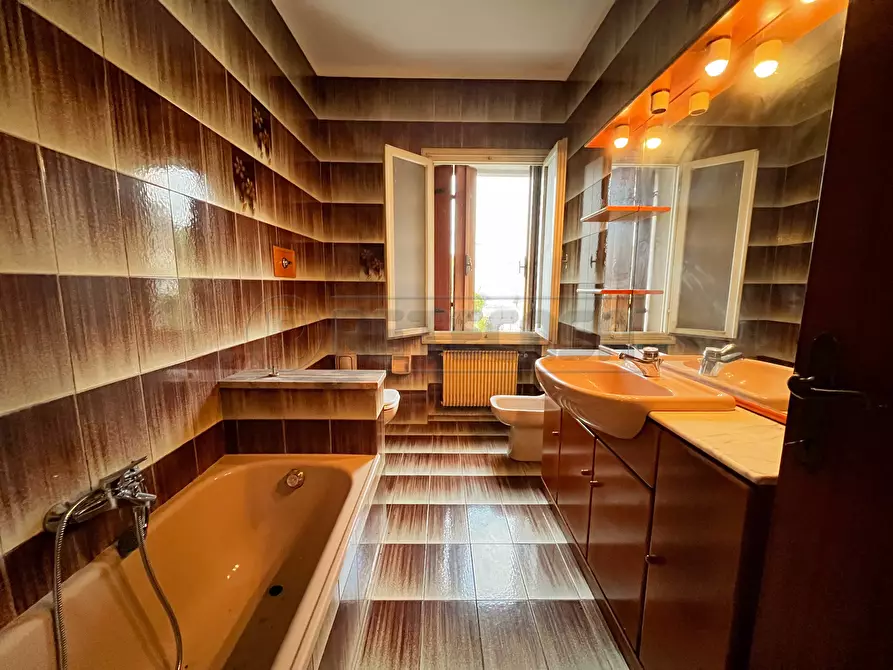 Immagine 38 di Rustico / casale in vendita  in Via Tovazzi a Monteviale