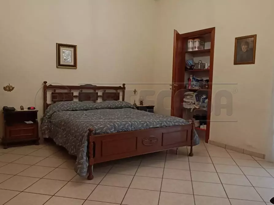 Immagine 15 di Pentalocale in vendita  in Via Luigi Einaudi a Caserta