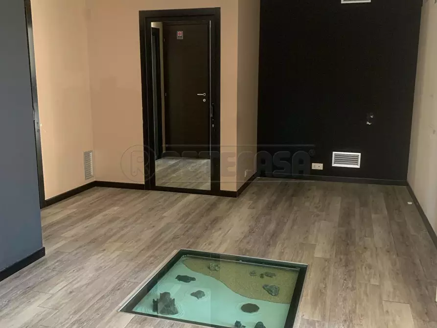 Immagine 6 di Ufficio in vendita  a Seriate