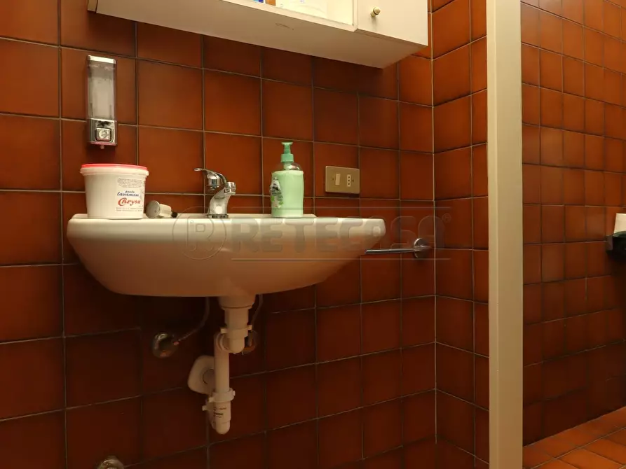 Immagine 25 di Locale commerciale in affitto  in Via Giovanni Battista Quadri 72 a Vicenza