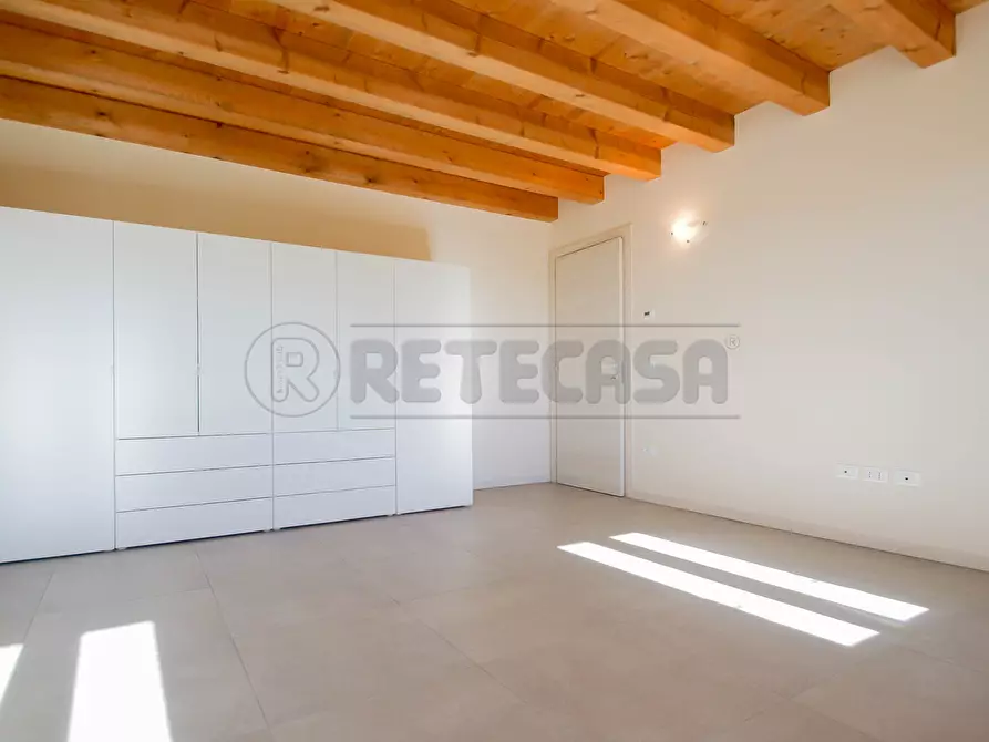 Immagine 19 di Porzione di casa in affitto  in VIA CAPITELLI 23 a Pozzoleone