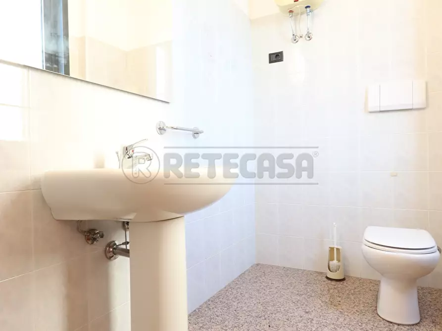 Immagine 29 di Ufficio in affitto  in Via Aldo Moro 10 a Vicenza