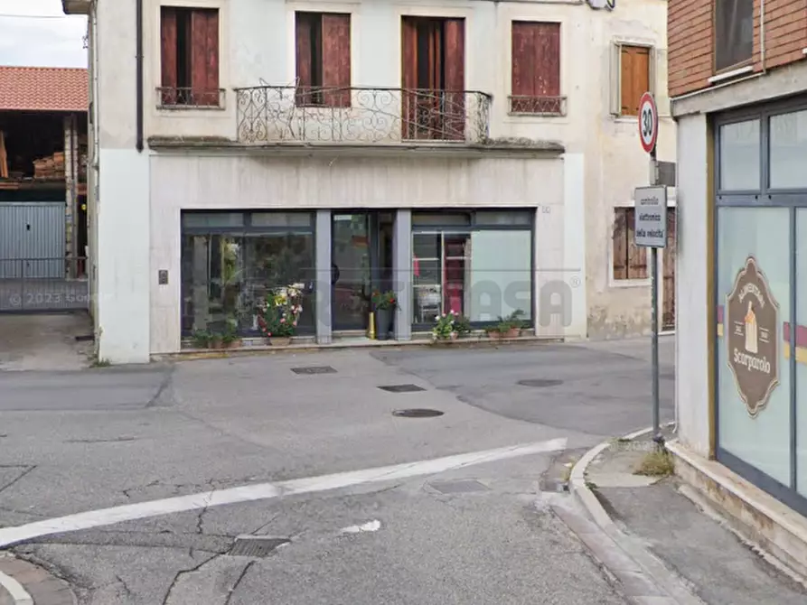 Immagine 4 di Locale commerciale in affitto  in Via Villa 1 a Castelgomberto