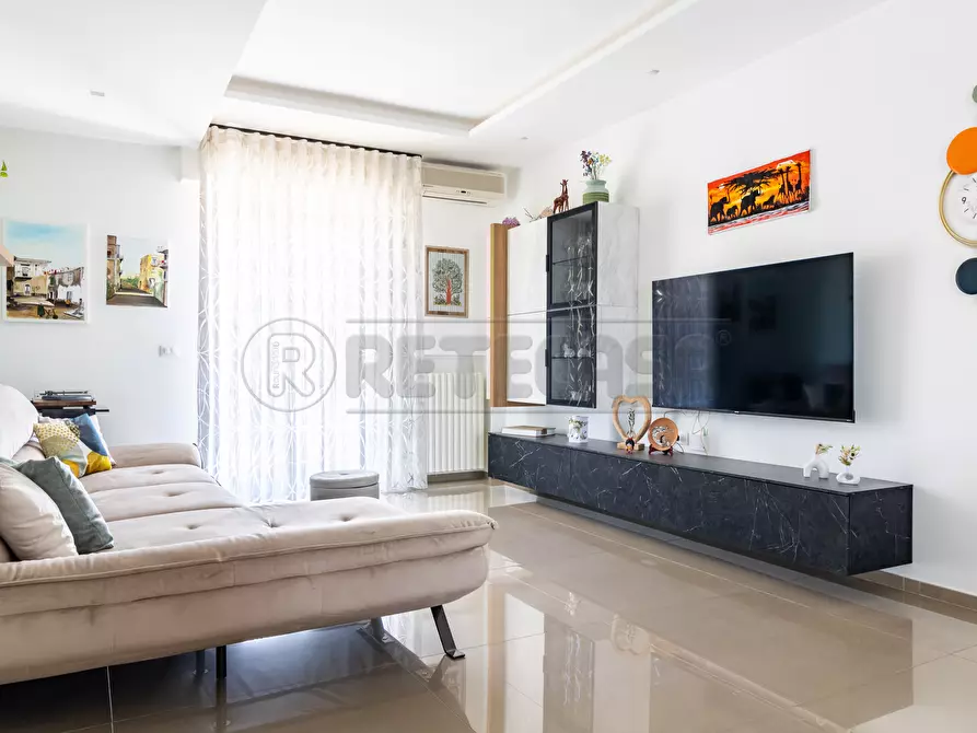Immagine 4 di Trilocale in vendita  in Via Di Vittorio 13 a Bisceglie