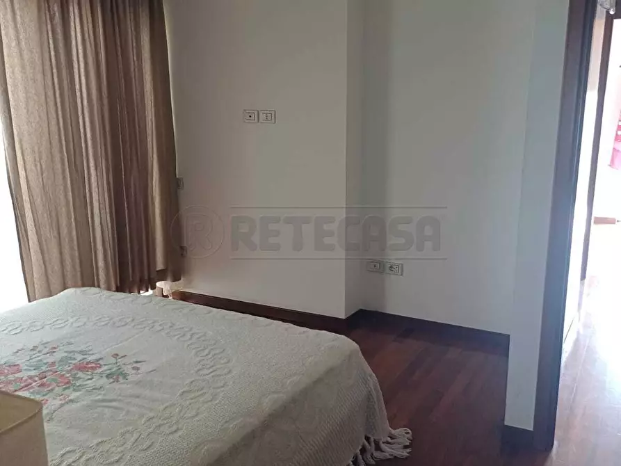 Immagine 17 di Pentalocale in vendita  in Via Pietro del Pezzo 87 a Salerno