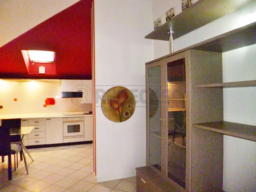Immagine 6 di Appartamento in vendita  in Piazza Regaù 11 a Zermeghedo