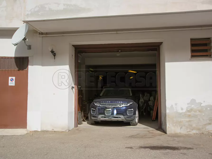 Immagine 12 di Magazzino in vendita  in Alba Chiara a Messina