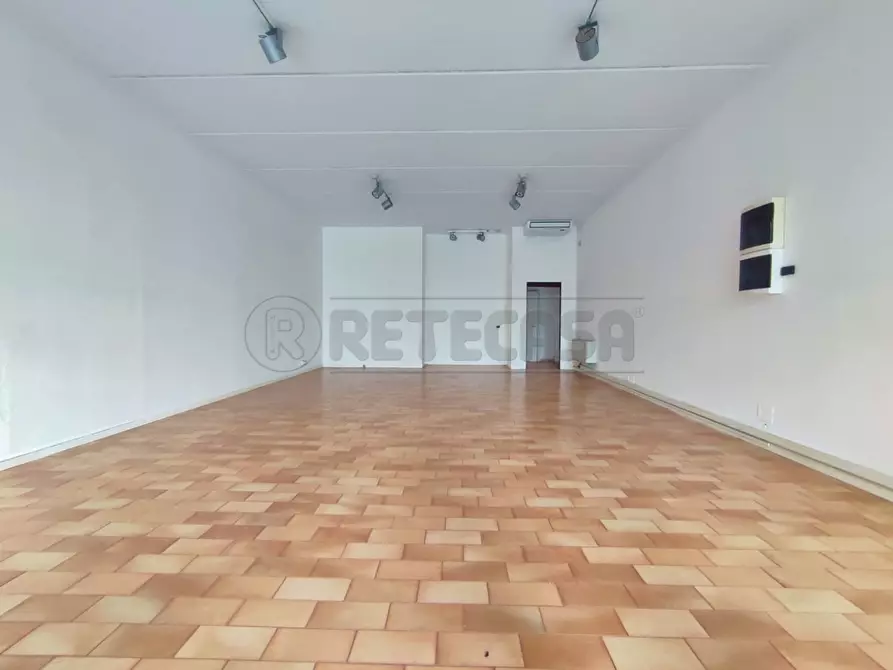 Immagine 3 di Locale commerciale in affitto  in Via A. de gasperi a Altavilla Vicentina