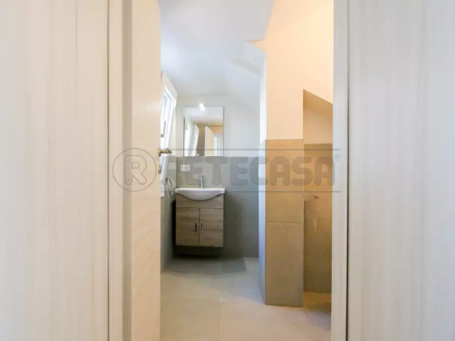 Immagine 8 di Porzione di casa in affitto  in VIA CAPITELLI 23 a Pozzoleone