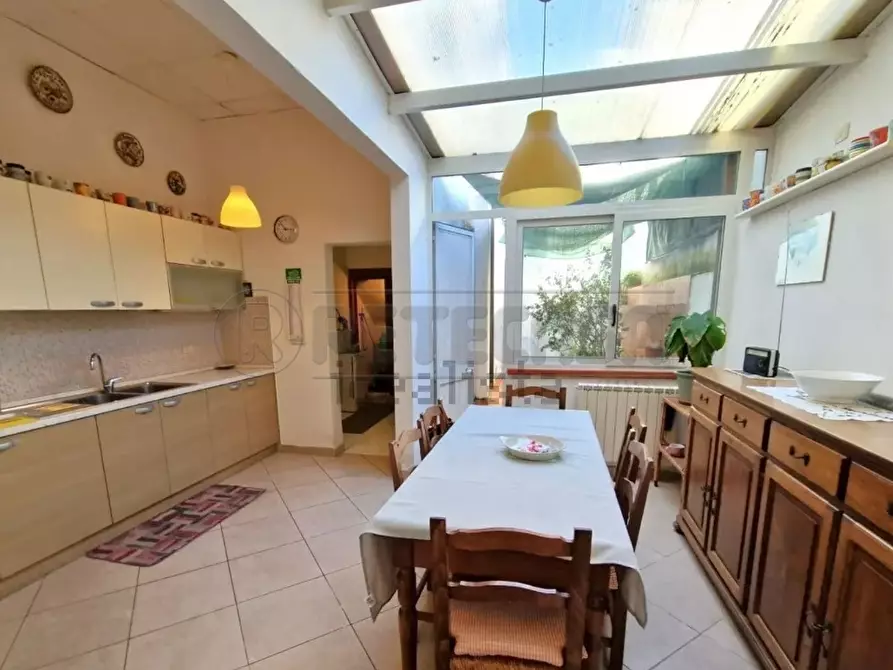 Immagine 3 di Porzione di casa in vendita  in Via Trento 1 a Viareggio