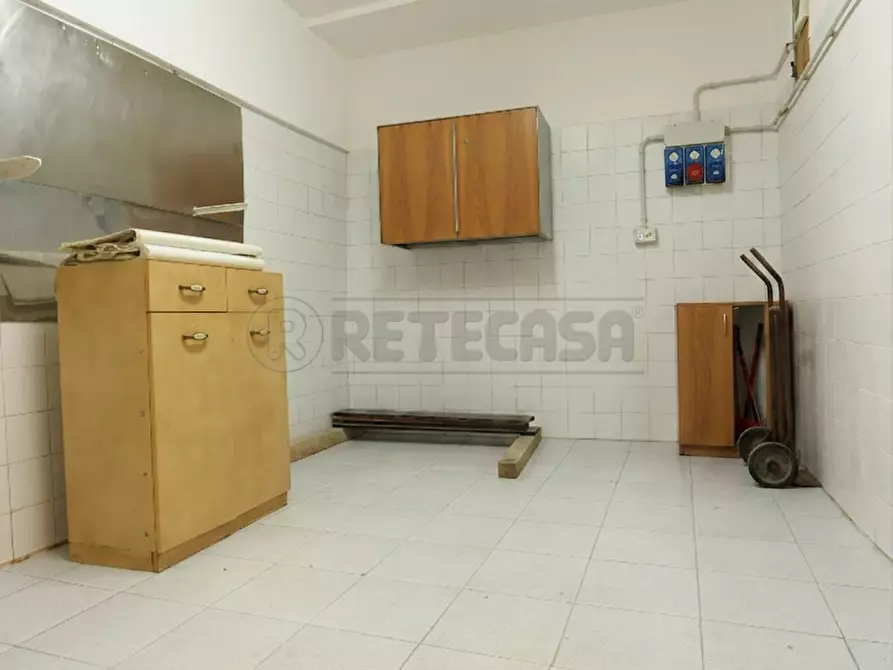Immagine 11 di Locale commerciale in affitto  a Vicenza