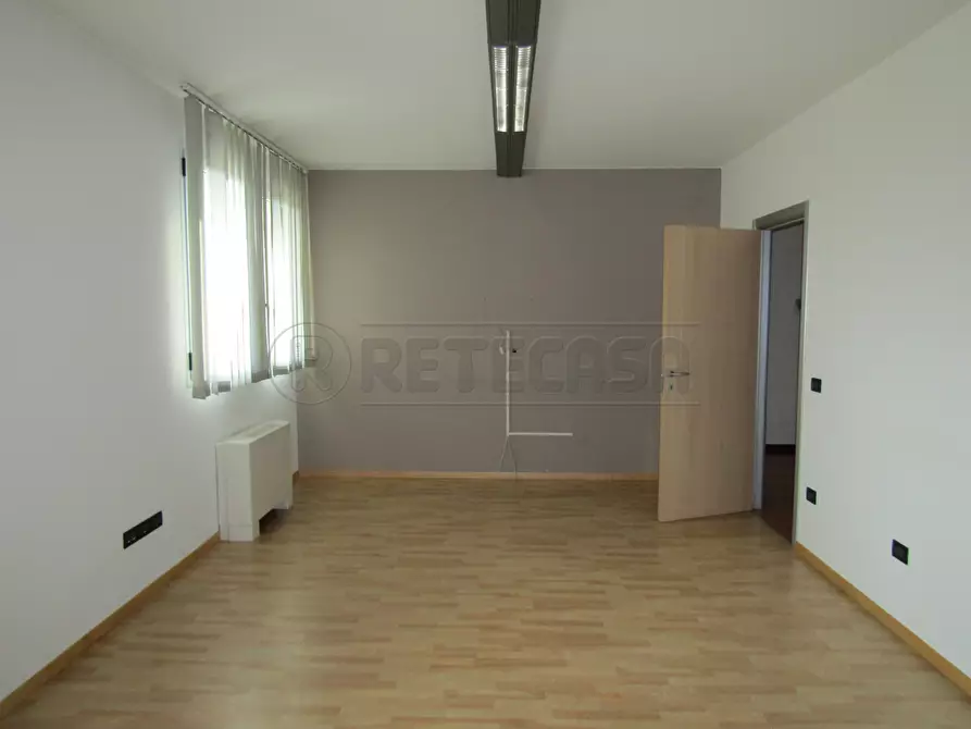 Immagine 7 di Attività artigianale in affitto  a Borgoricco