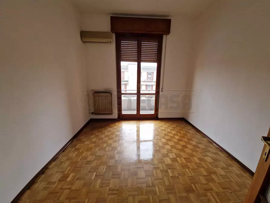 Immagine 9 di Quadrilocale in vendita  in Piazza Risorgimento a Cremona