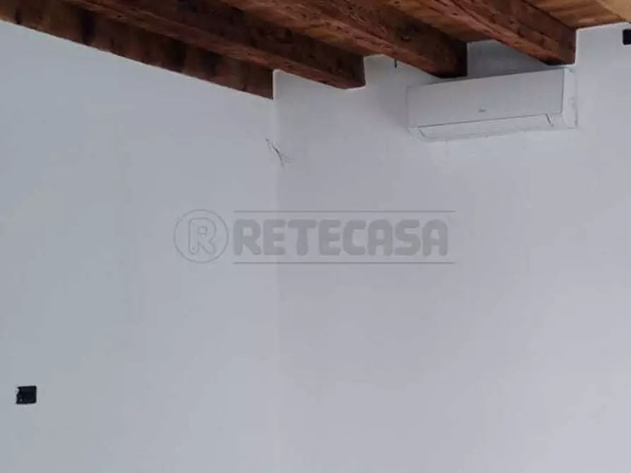 Immagine 6 di Locale commerciale in affitto  a Montebello Vicentino