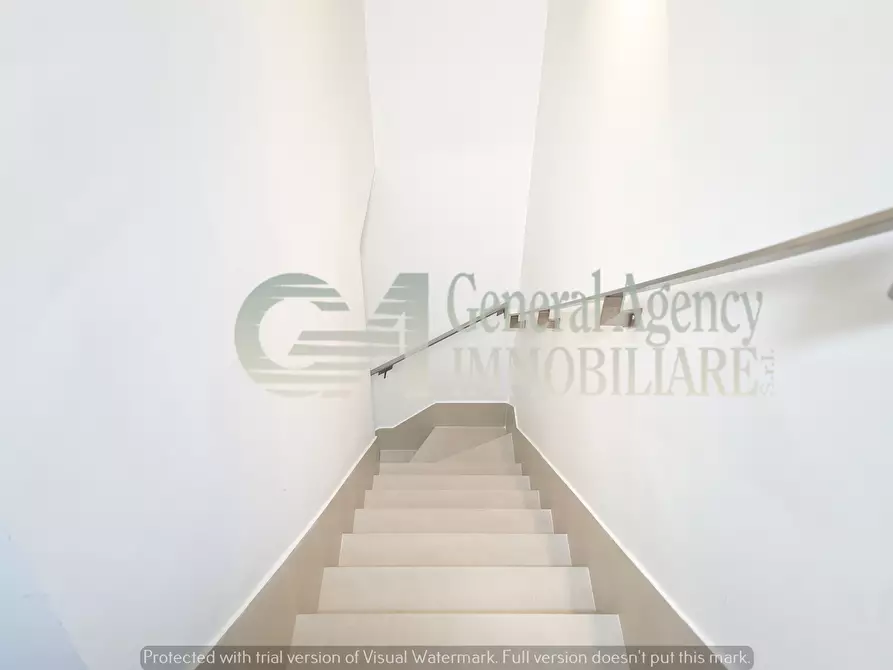 Immagine 84 di Villa in affitto  in Via Mario Mattoli a Roma