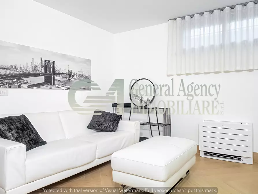 Immagine 65 di Villa in affitto  in Via Mario Mattoli a Roma