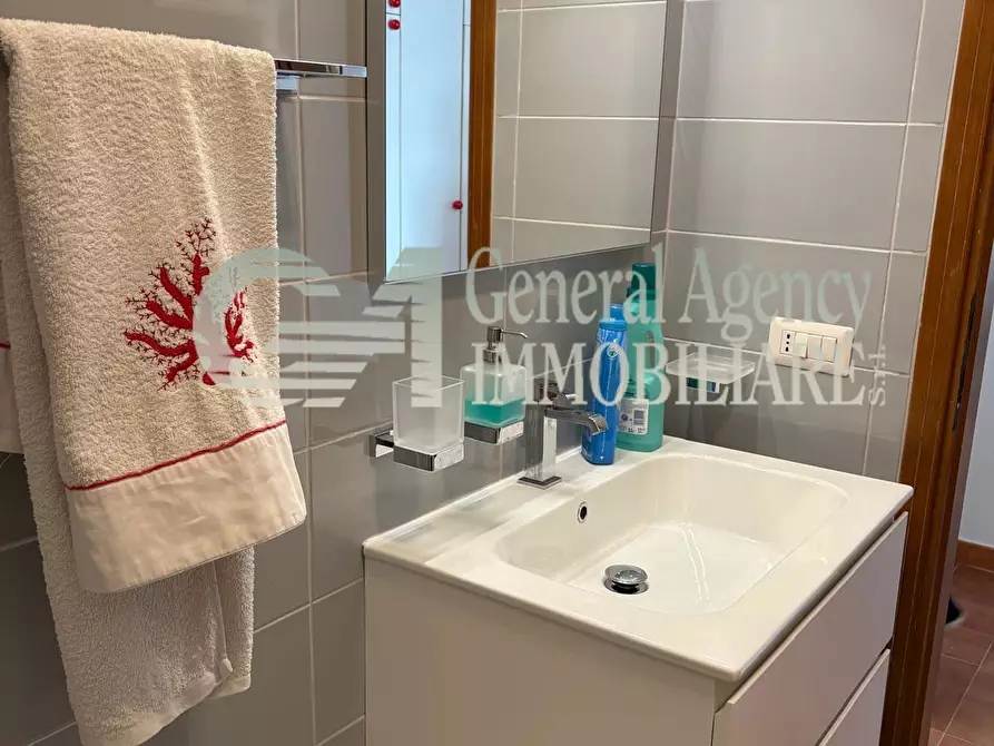 Immagine 32 di Trilocale in affitto  in Via Canton a Roma