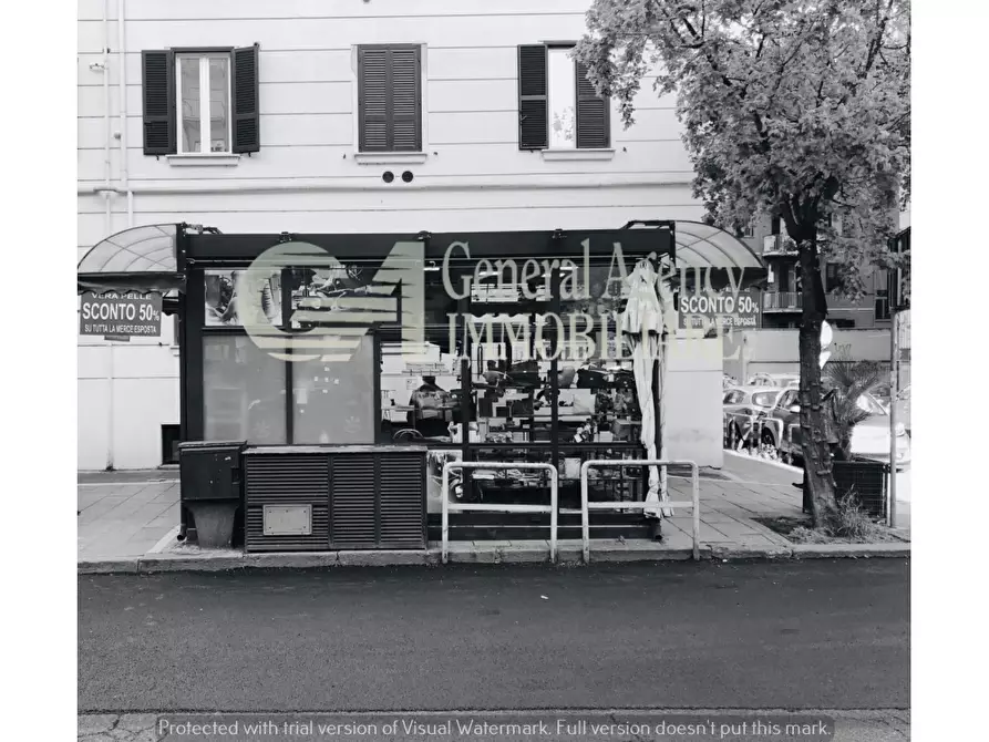 Immagine 1 di Attività commerciale in vendita  in Viale Guglielmo Marconi a Roma