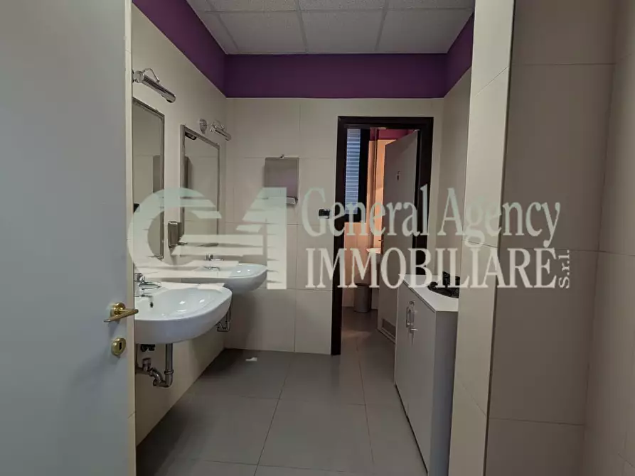 Immagine 26 di Ufficio in affitto  in VIALE DEL POGGIO FIORITO a Roma