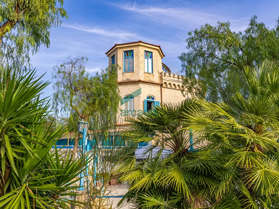 Immagine 71 di Locale commerciale in vendita  in Strada la Grava 16 a Bari