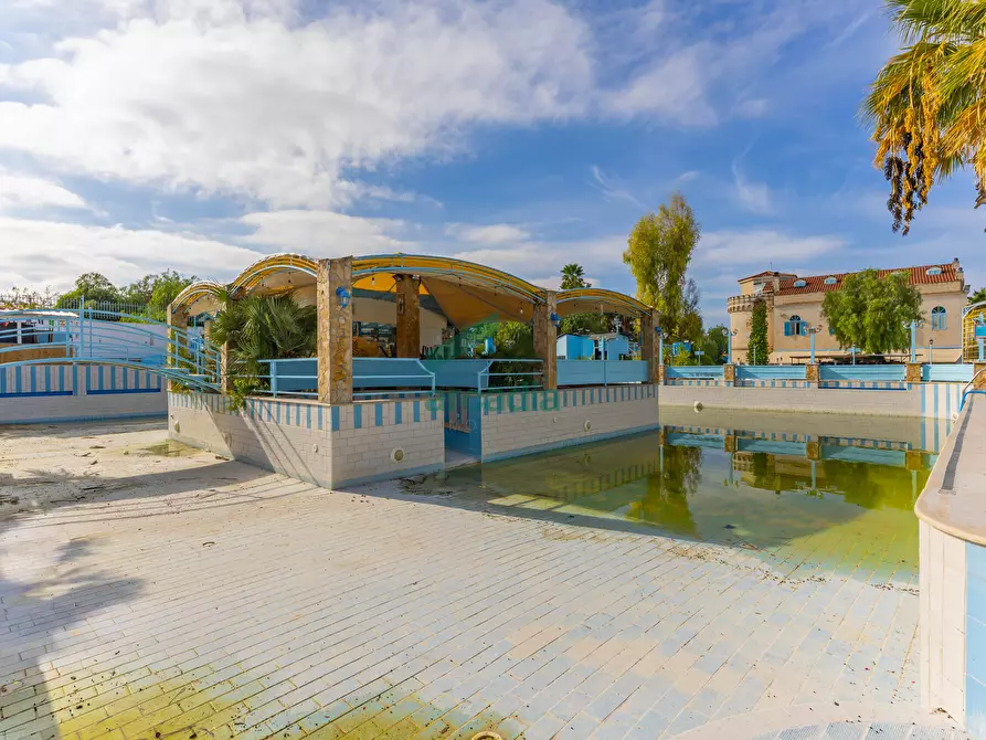 Immagine 44 di Locale commerciale in vendita  in Strada la Grava 16 a Bari