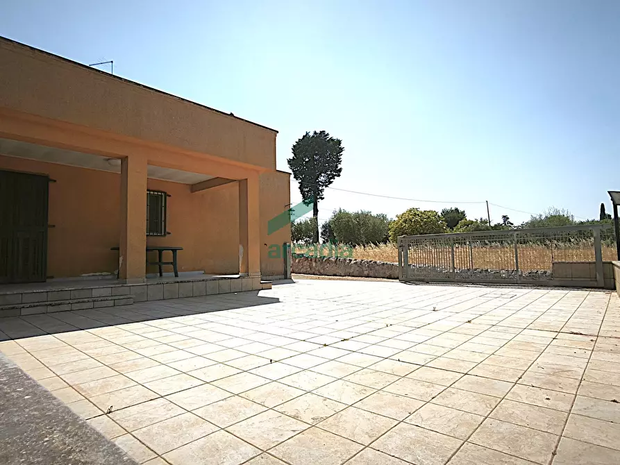 Immagine 29 di Villa in vendita  in KM 42 761 a Locorotondo
