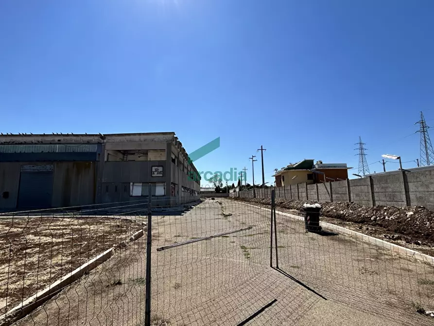 Immagine 18 di Attività artigianale in affitto  in Viale Francesco de Blasio 46 a Modugno