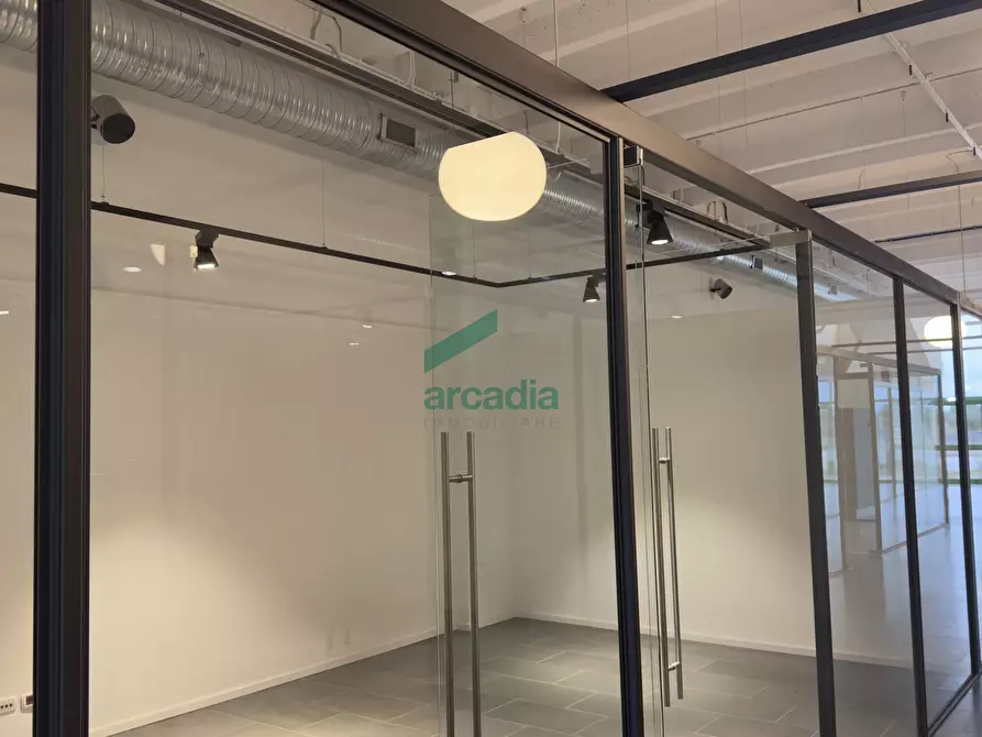 Immagine 9 di Capannone industriale in vendita  in Strada Statale 100, Snc Snc a Casamassima