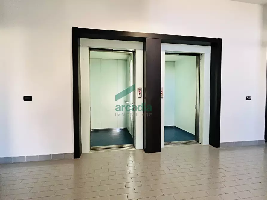 Immagine 3 di Ufficio in vendita  in Via Saverio Milella 2/bis a Bari
