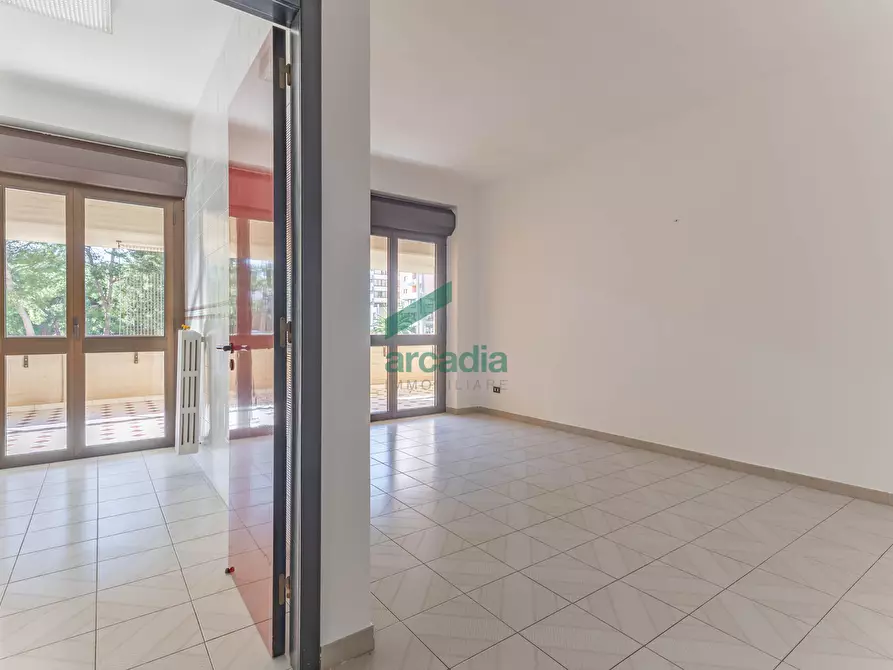 Immagine 27 di Ufficio in vendita  in Via Camillo Rosalba 49 a Bari