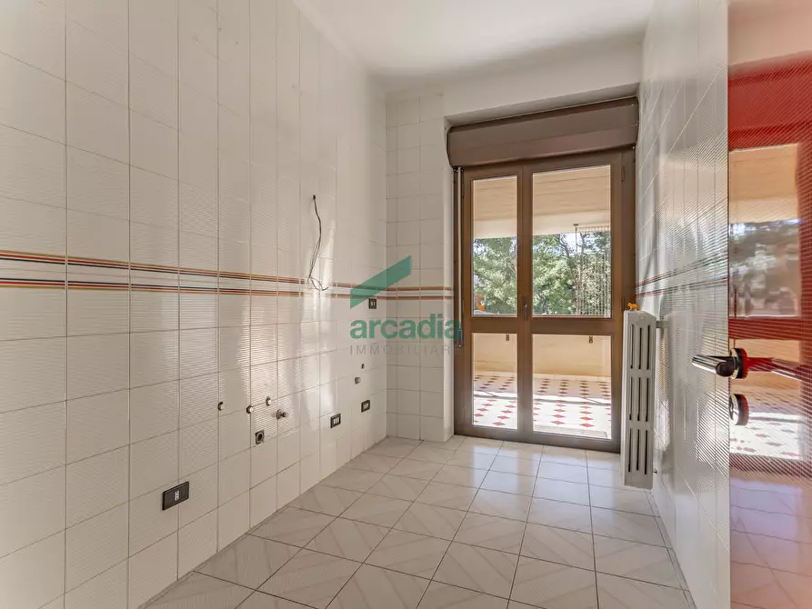 Immagine 28 di Ufficio in vendita  in Via Camillo Rosalba 49 a Bari