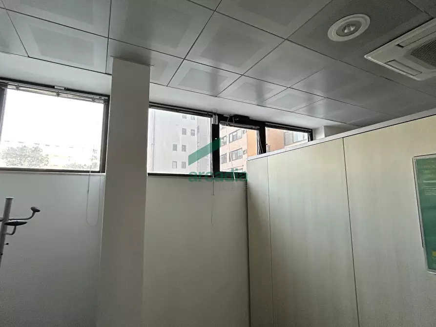 Immagine 3 di Locale commerciale in vendita  in Via Giovanni Amendola 205 a Bari