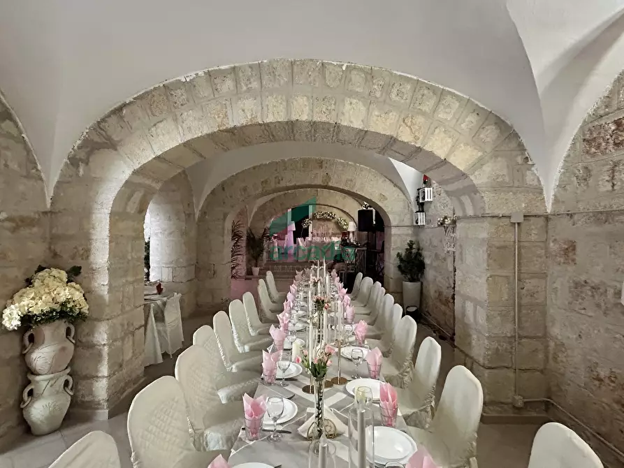 Immagine 9 di Magazzino in vendita  in Corso Cavour 192 a Bari