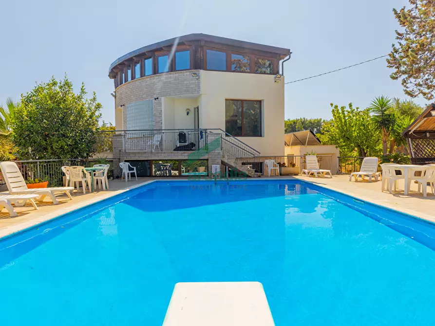 Immagine 3 di Villa in vendita  in Contrada San Michele Monte 15 a Conversano