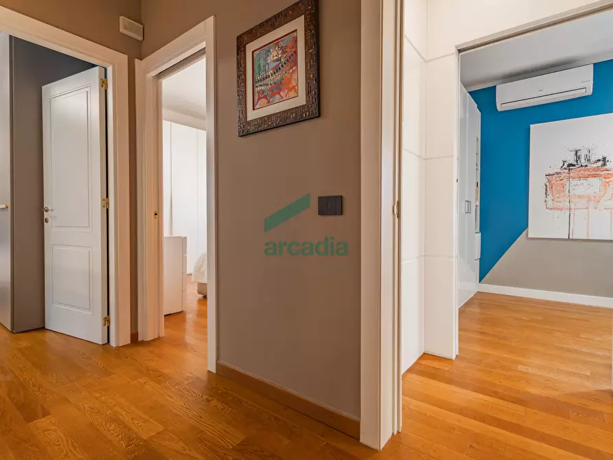 Immagine 24 di Attico in vendita  in Via Vincenzo Roppo 2d a Bari