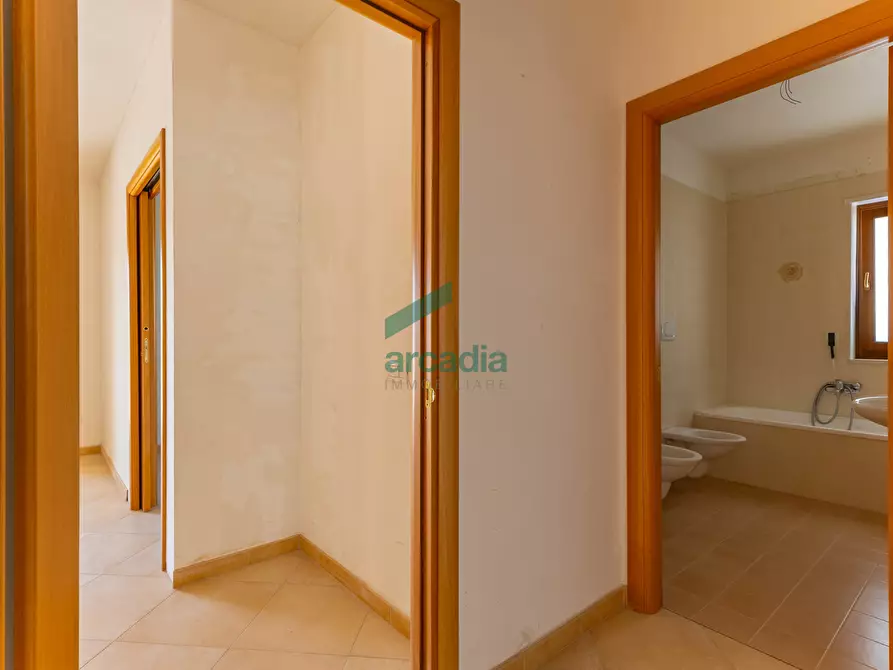 Immagine 19 di Trilocale in vendita  in Via Benigno Zaccagnini 1 a Bitetto