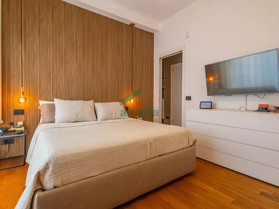 Immagine 29 di Attico in vendita  in Via Vincenzo Roppo 2d a Bari