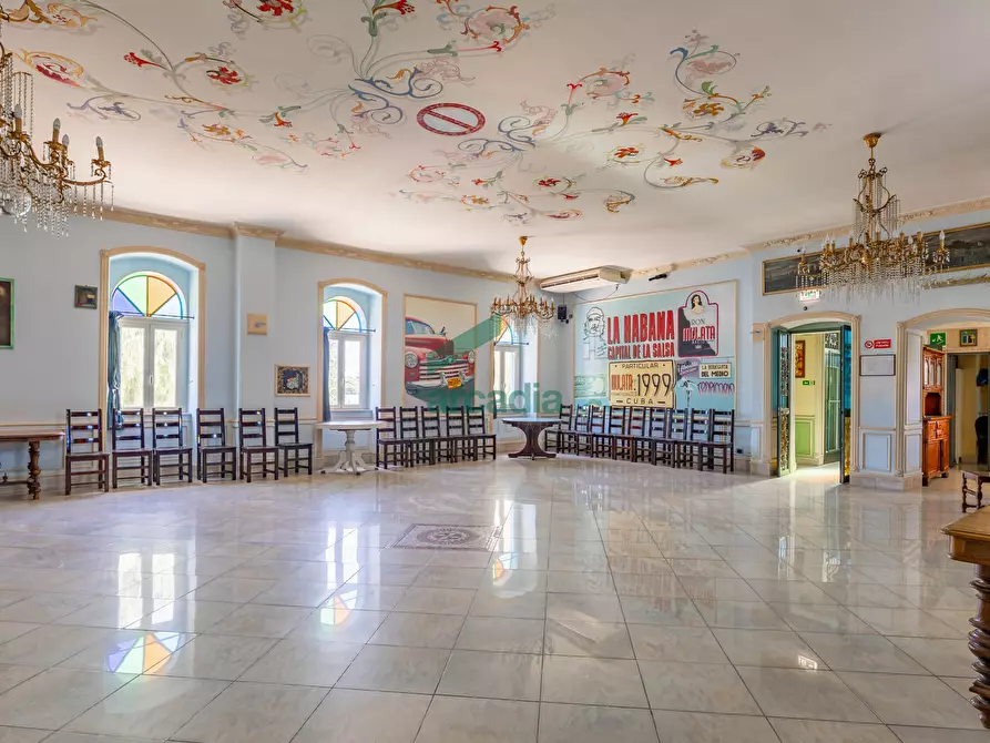 Immagine 86 di Locale commerciale in vendita  in Strada la Grava 16 a Bari