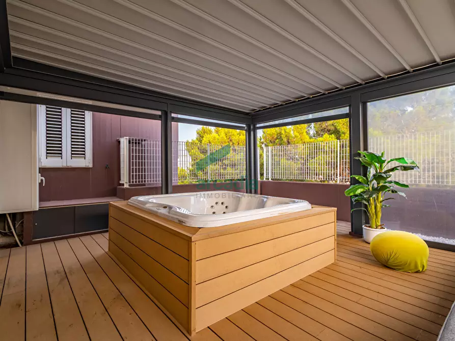 Immagine 34 di Attico in vendita  in Via Vincenzo Roppo 2d a Bari