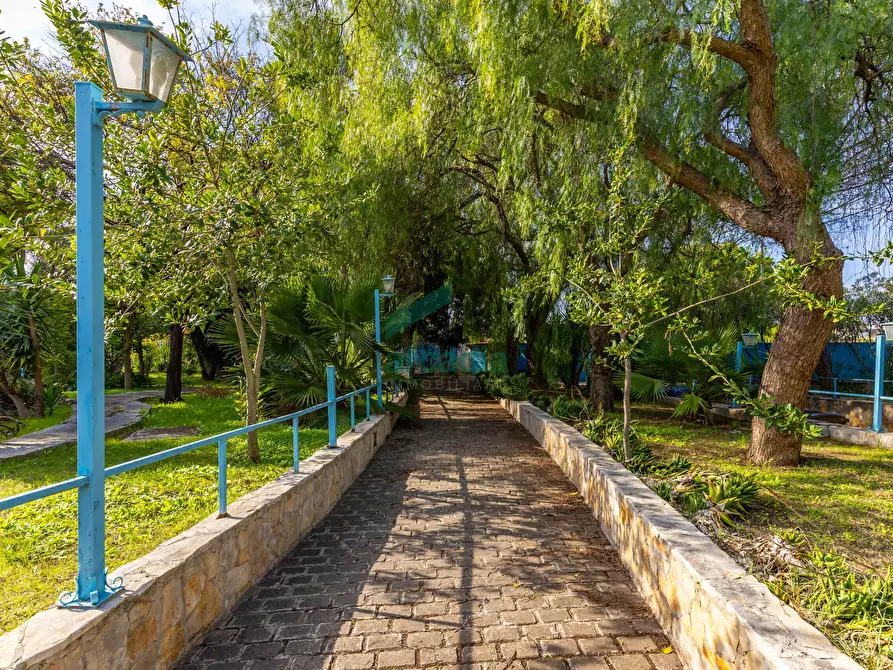 Immagine 64 di Locale commerciale in vendita  in Strada la Grava 16 a Bari