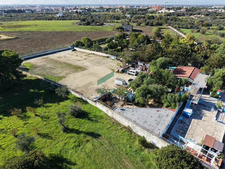 Immagine 127 di Locale commerciale in vendita  in Strada la Grava 16 a Bari