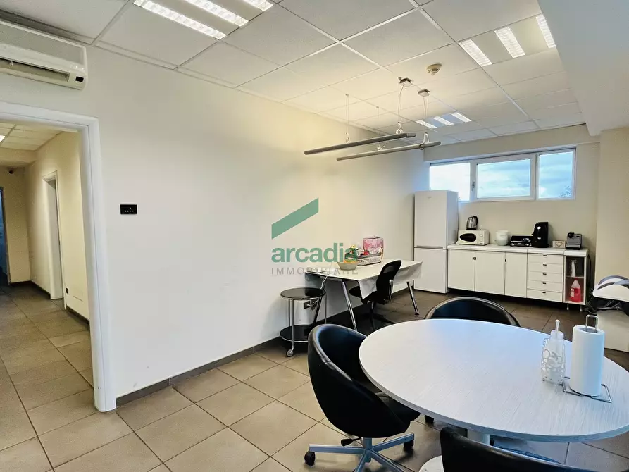 Immagine 22 di Attività artigianale in vendita  in Contrada Parco Vecchio 11 a Bitritto