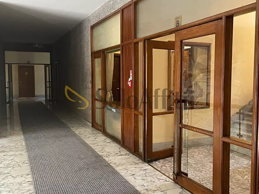 Immagine 32 di Trilocale in affitto  in Corso Galileo Ferraris a Torino