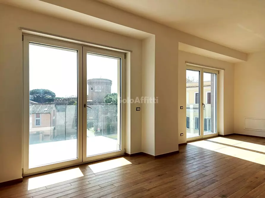 Immagine 9 di Trilocale in affitto  in Via del Castello a Roma